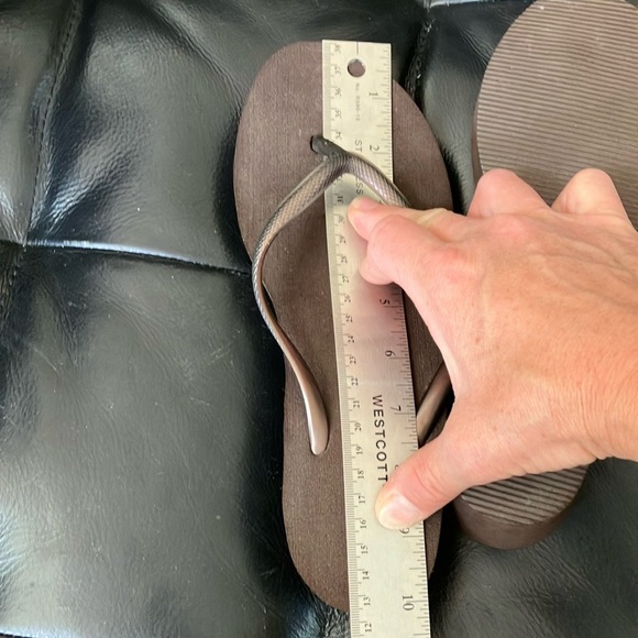 Women's Brown Flip Flop Sandals - Picture 8 of 12